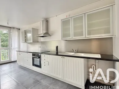 Apartment in Chilly-Mazarin (91380)