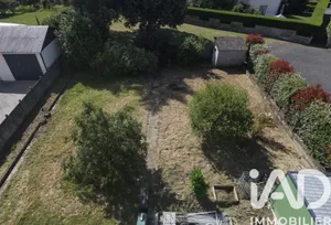 Terrain à bâtir à Le Bourg-d'Iré (49520)