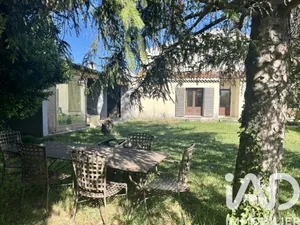 Maison de campagne à Cadenet (84160)