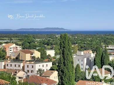 Apartment in Hyères (83400)