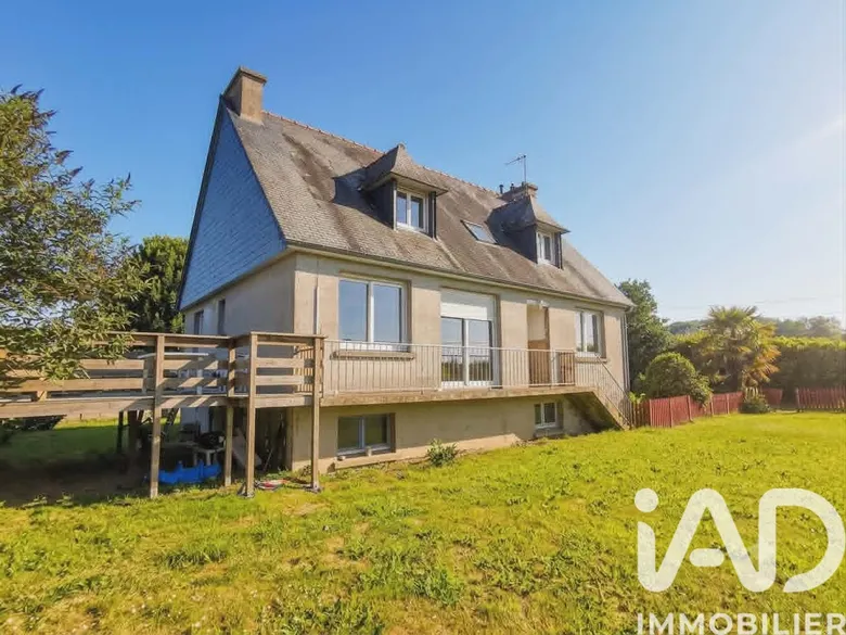 Maison 9 pièces 135 m² · à Plouëc-du-Trieux · 135 m² · 183 000 €
