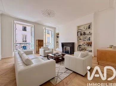 Apartment in Versailles (78000)