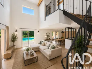 Architectural house in Montaigut-sur-Save (31530)