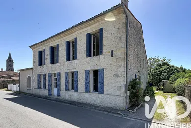 Demeure à Civrac-en-Médoc (33340)