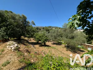Terrain à bâtir à Grasse (06130)