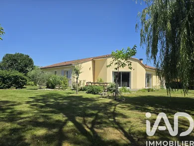 Maison à Saint-Pierre-d'Eyraud (24130)