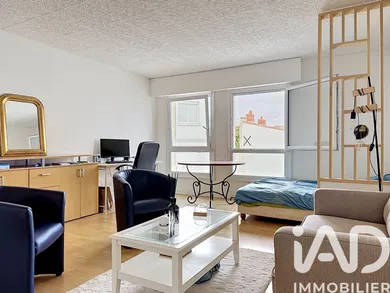 Apartment in La Rochelle (17000)