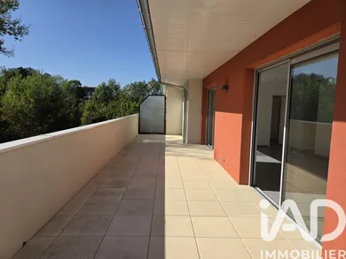 Apartment in Lozanne (69380)