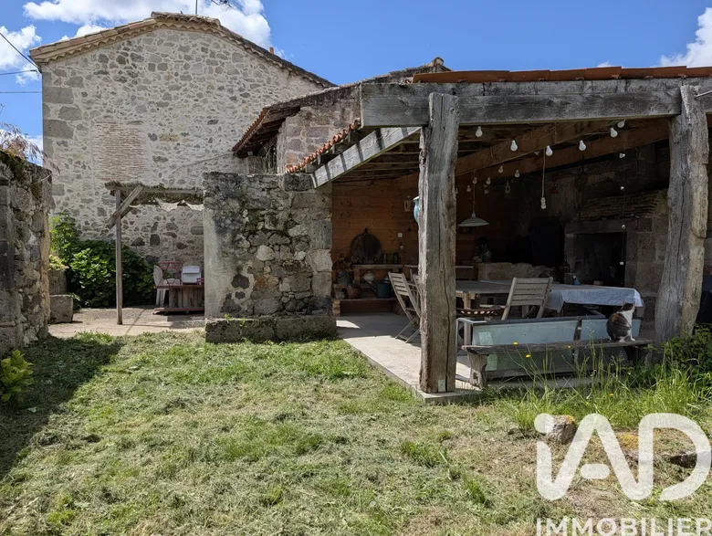 Maison 8 pièces 225 m² · à Moncrabeau · 225 m² · 275 000 €