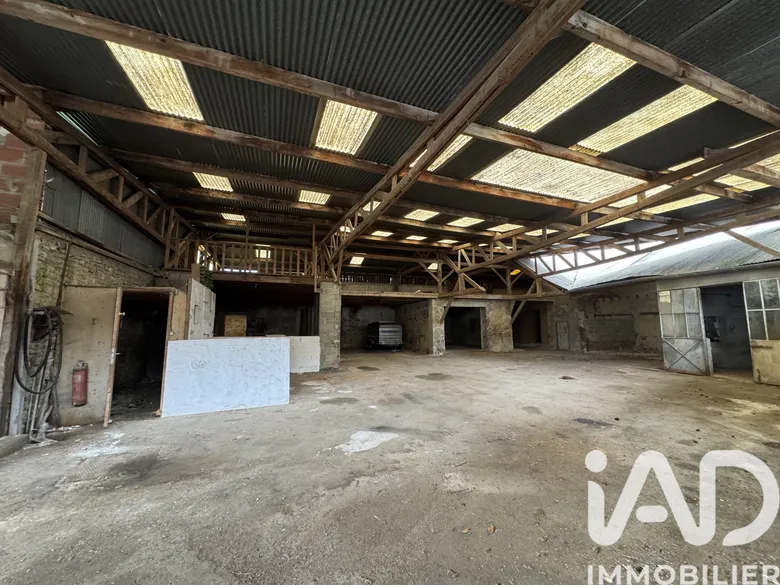 Maison 1 pièce 594 m² · à Villebéon · 594 m² · 129 000 €