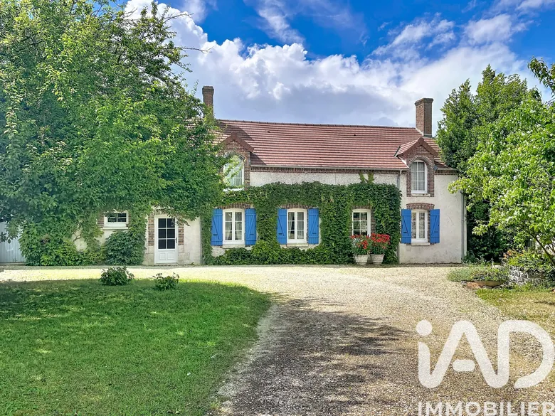 Maison 10 pièces 230 m² · à Villevoques · 230 m² · 350 000 €