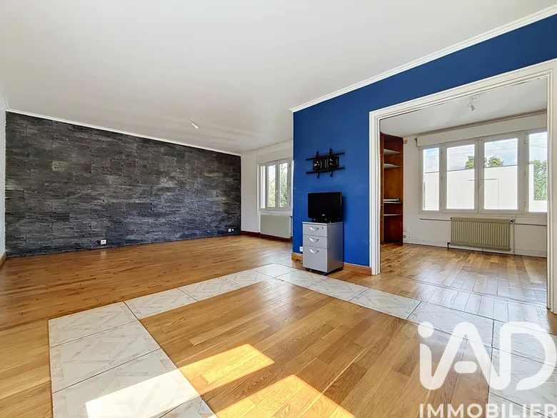 Maison 6 pièces 108 m² · à Sainte-Geneviève-des-Bois · 108 m² · 335 000 €