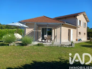 Maison de village à Châbons (38690)