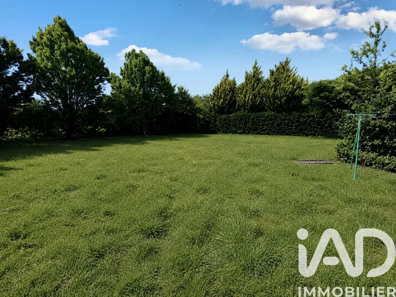Terrain à Riom (63200) · 109 000 €