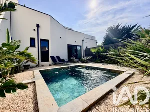 Architectural house in Saint-Cyprien (66750)