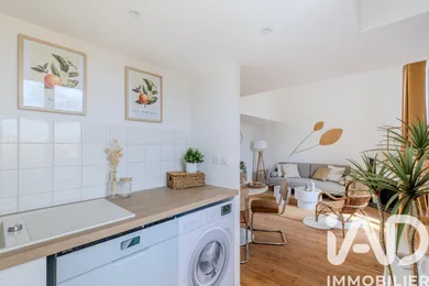 Apartment in Bordeaux (33800)