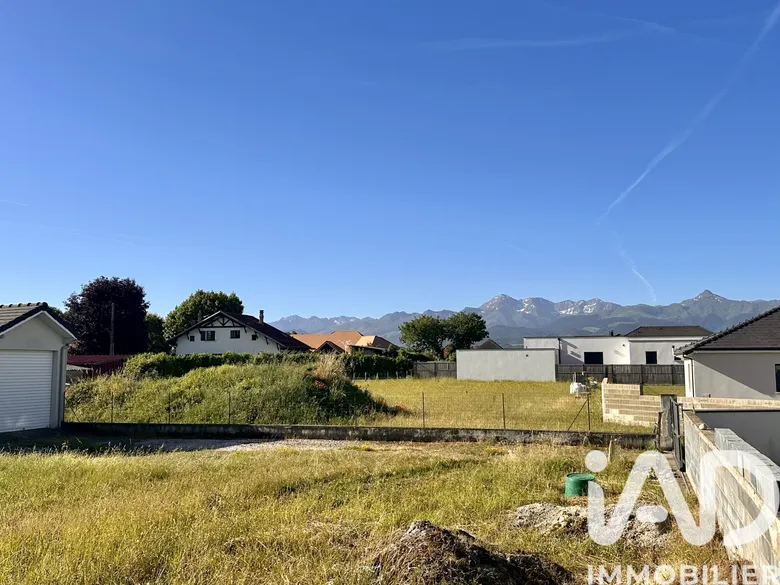 Terrain à bâtir à Salles-Adour (65360) · 157 000 €