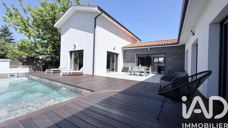 Maison 5 pièces 164 m² · à Mios · 164 m² · 654 000 €