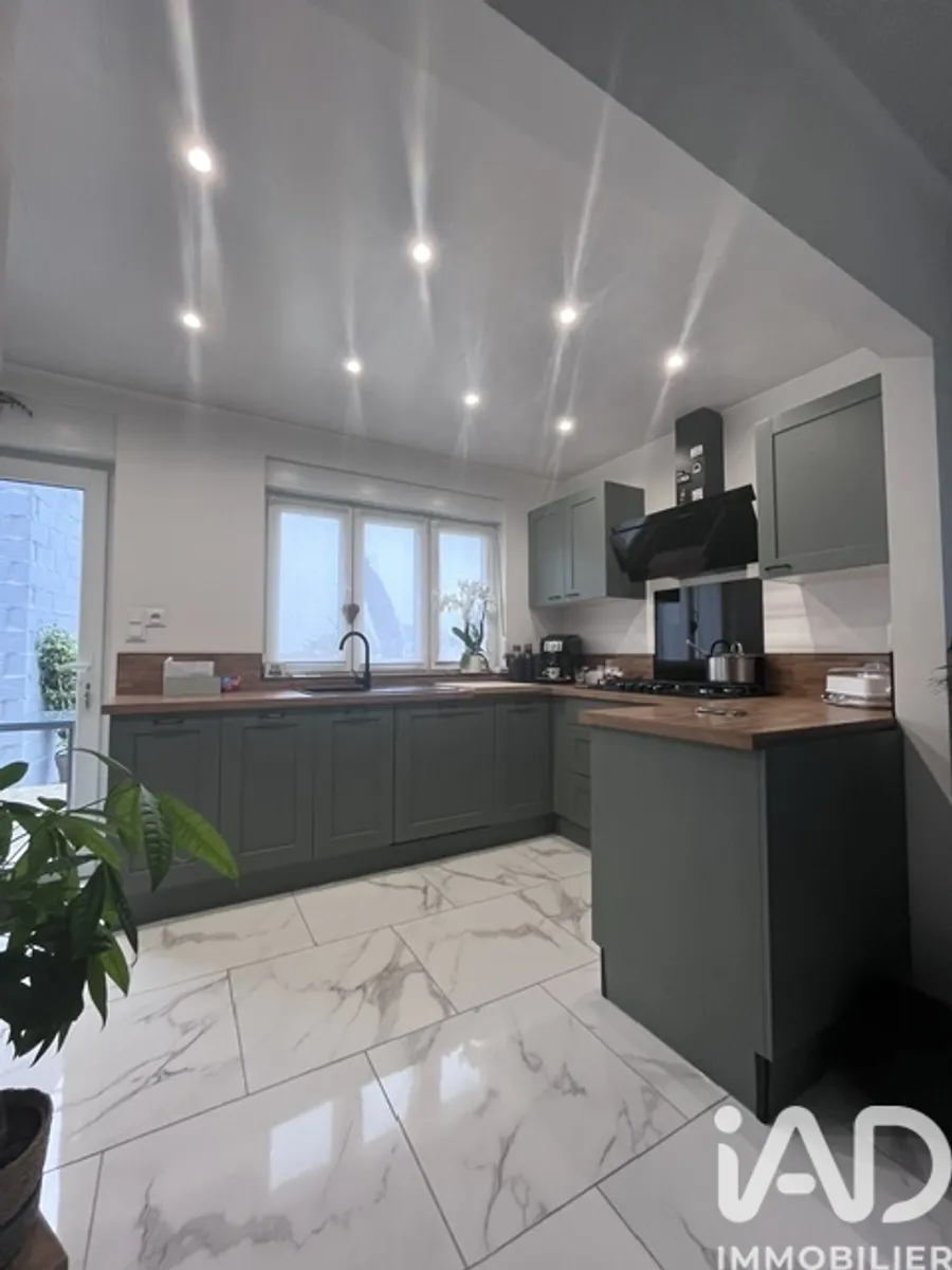 Maison 6 pi&egrave;ces &agrave; Hautmont