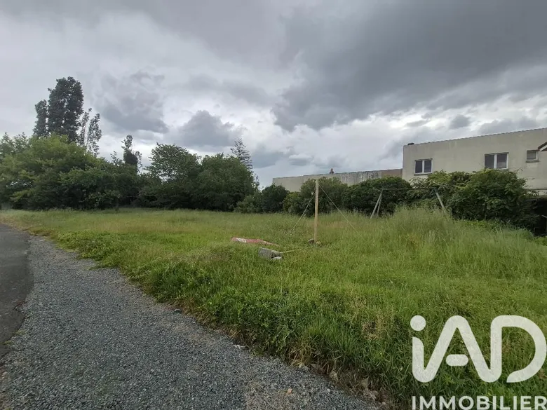Terrain à Thouars (79100) · 29 000 €