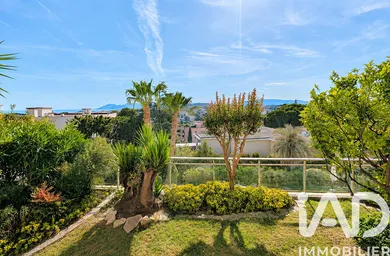 Apartment in Le Cannet (06110)