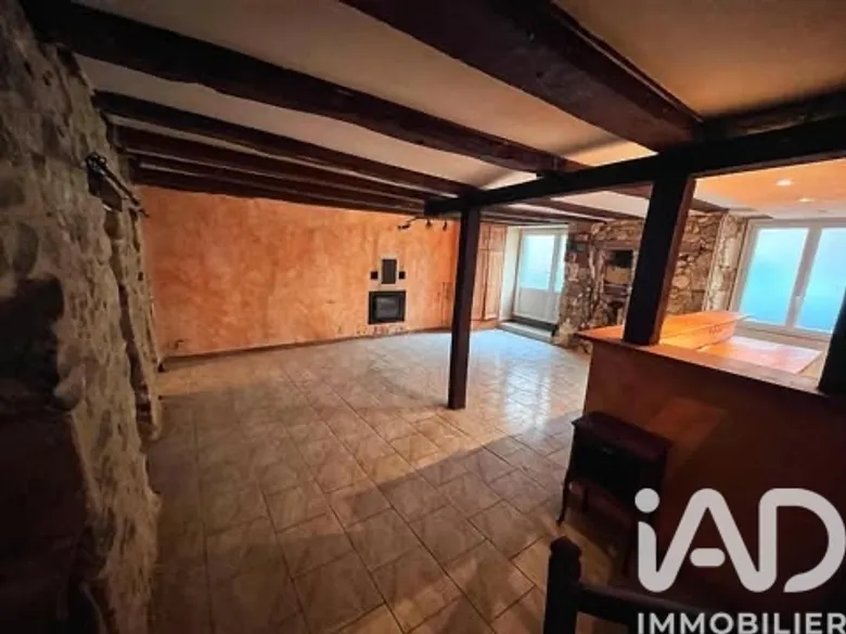 Maison 3 pièces 90 m² · à Bélâbre · 90 m² · 22 000 €