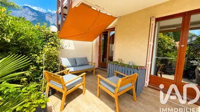 Apartment in Saint-Ismier (38330)