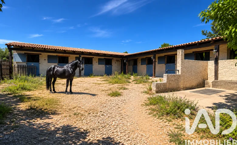Maison 5 pièces 143 m² · à Aramon · 143 m² · 560 000 €
