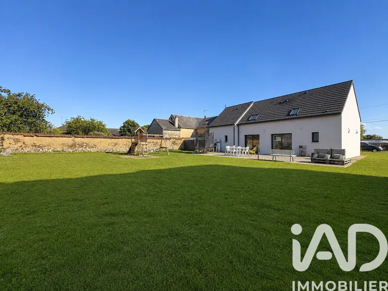 Maison 6 pièces 180 m² · à Dammarie · 180 m² · 329 900 €