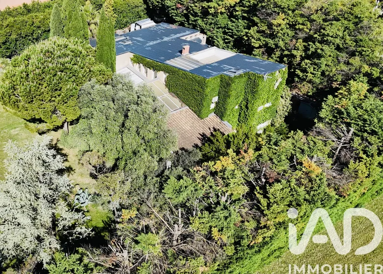 Maison 10 pièces 230 m² · à Tarascon · 230 m² · 775 000 €