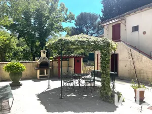 Townhouse in Nîmes (30900)