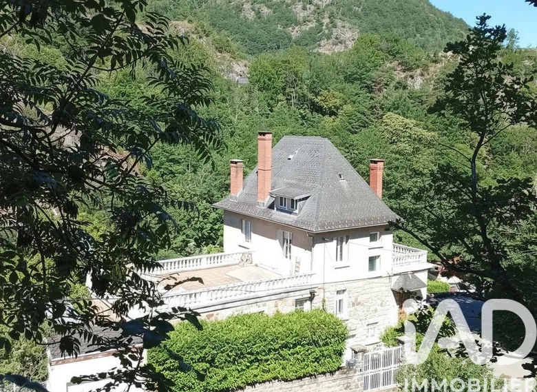 Maison 7 pièces 210 m² · à Ax-les-Thermes · 210 m² · 615 000 €
