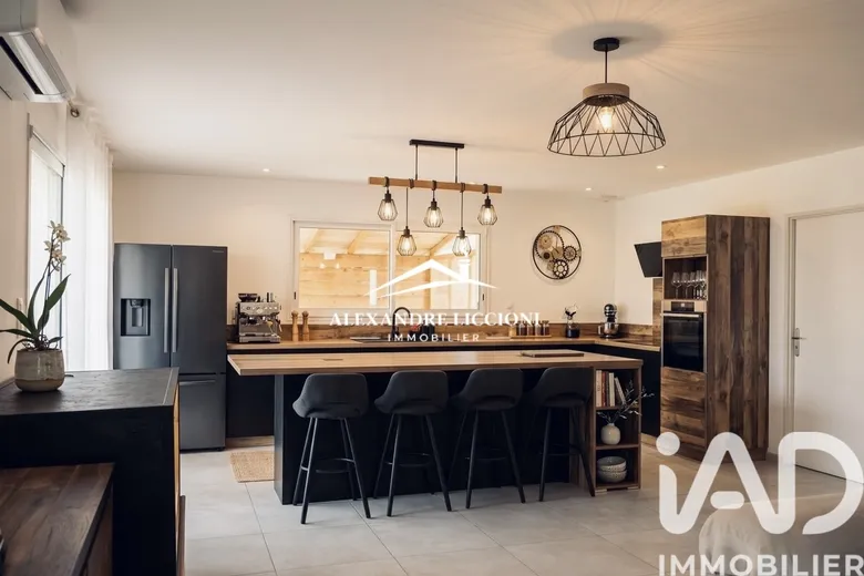 Maison 5 pièces 104 m² · à Carcès · 104 m² · 405 000 €