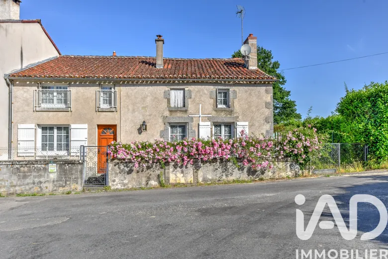 Maison 6 pièces 180 m² · à Val-d'Oire-Et-Gartempe · 180 m² · 86 000 €