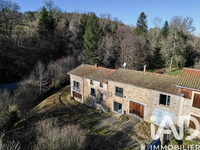 Maison 6 pièces 150 m² · à Le Vernet-Chaméane · 150 m² · 132 000 €