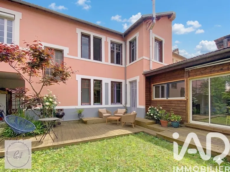 Maison 10 pièces 230 m² · à Pau · 230 m² · 490 000 €