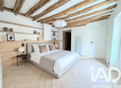 Triplex in Versailles (78000)