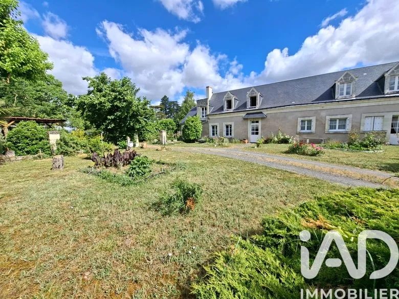 Maison 8 pièces 195 m² · à Restigné · 195 m² · 299 000 €
