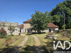 Maison de campagne à Val-d'Auge (16170)
