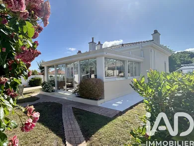 House in Talais (33590)