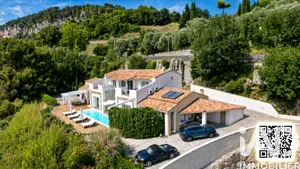 Maison d'architecte à Gilette (06830)