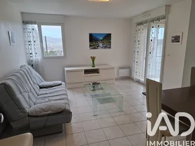 Apartment in Saint-Laurent-les-Tours (46400)