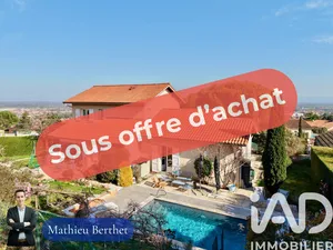 Maison d'architecte à Écotay-l'Olme (42600)