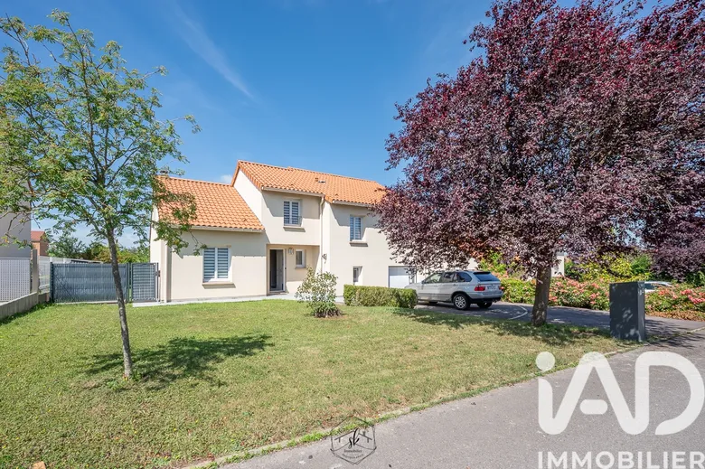 Maison 7 pièces 153 m² · à Luttange · 153 m² · 420 000 €