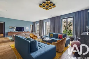 Apartment in Paris (75016)