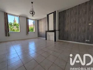 Apartment in Beaumont-de-Lomagne (82500)