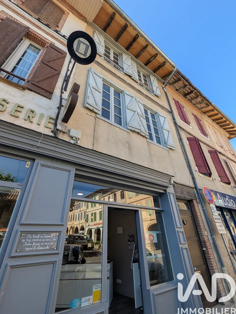 Appartement 4 pièces 118 m² · à Beaumont-de-Lomagne · 118 m² · 129 000 €