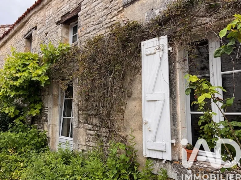 Maison 9 pièces 327 m² · à Maine-de-Boixe · 327 m² · 190 000 €