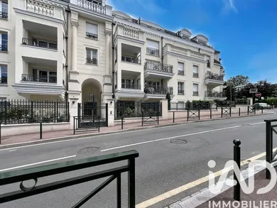 Apartment in Le Plessis-Robinson (92350)