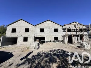 Building in Cilaos (97413)